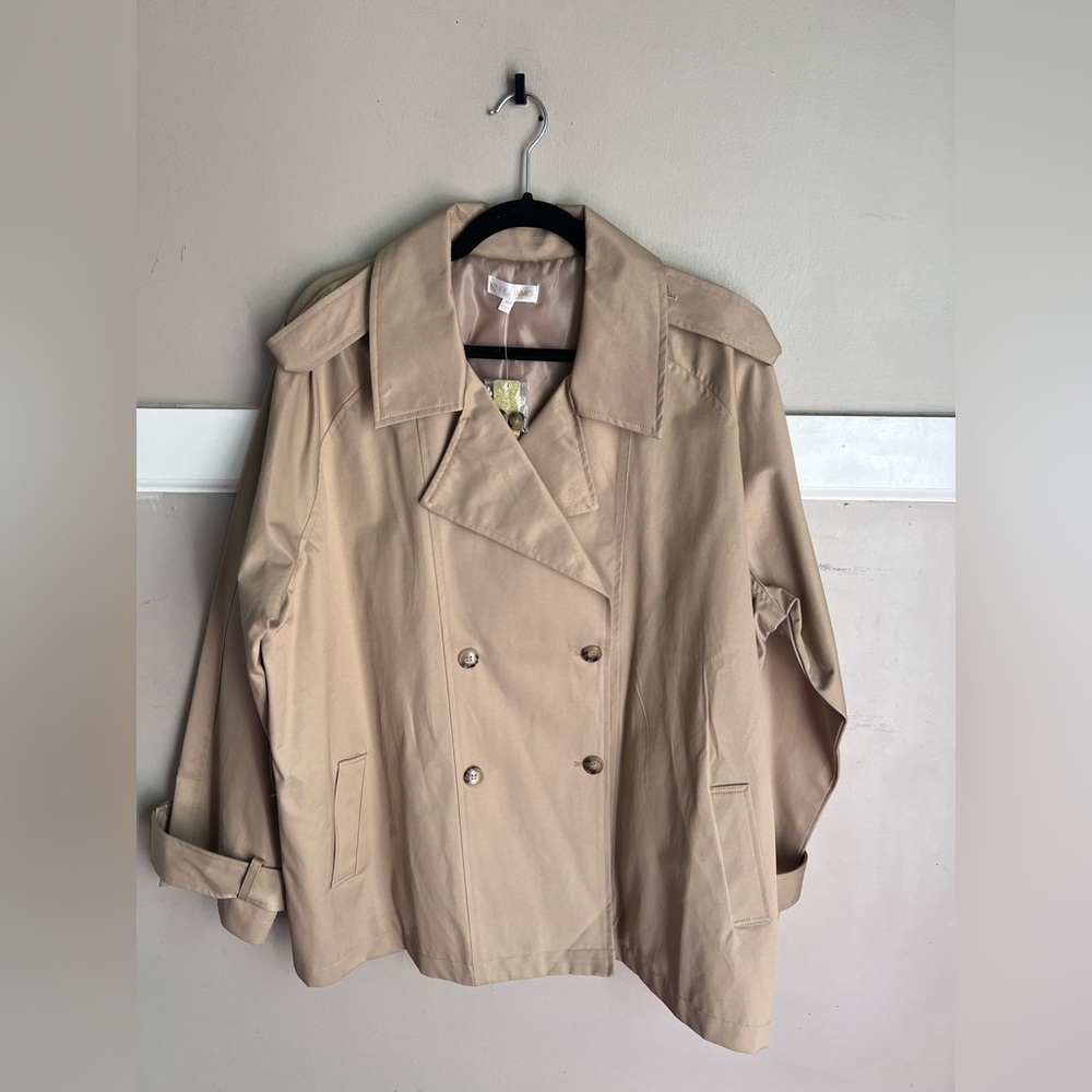 Elegant Beige Double-Breasted Trench Coat NWT